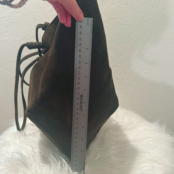 Suede Olive Green Leather Tote Snap Closure 1 zip & 2 pocket areas inside NWT - Picture 4 of 10